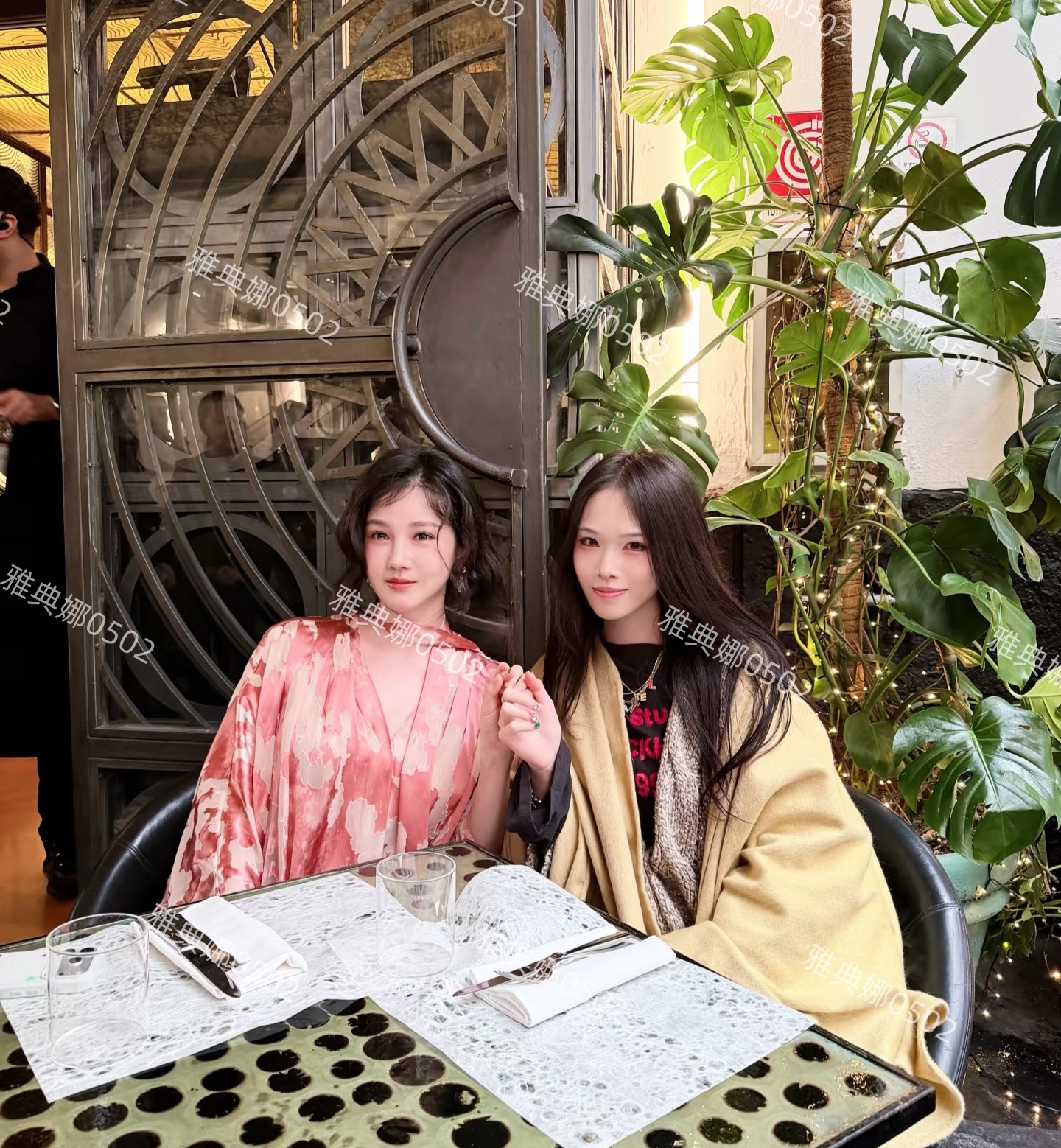 陈小纭怎么又变样了？她虽然五官很精致但却美得很不真实像个假人