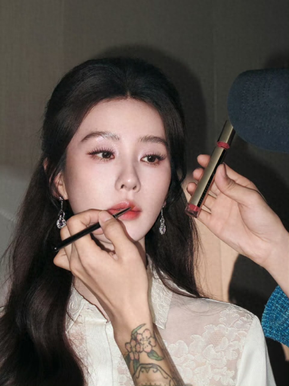 刘诗诗的造型师也太拉胯了，给拍成啥了，翻白眼呢还