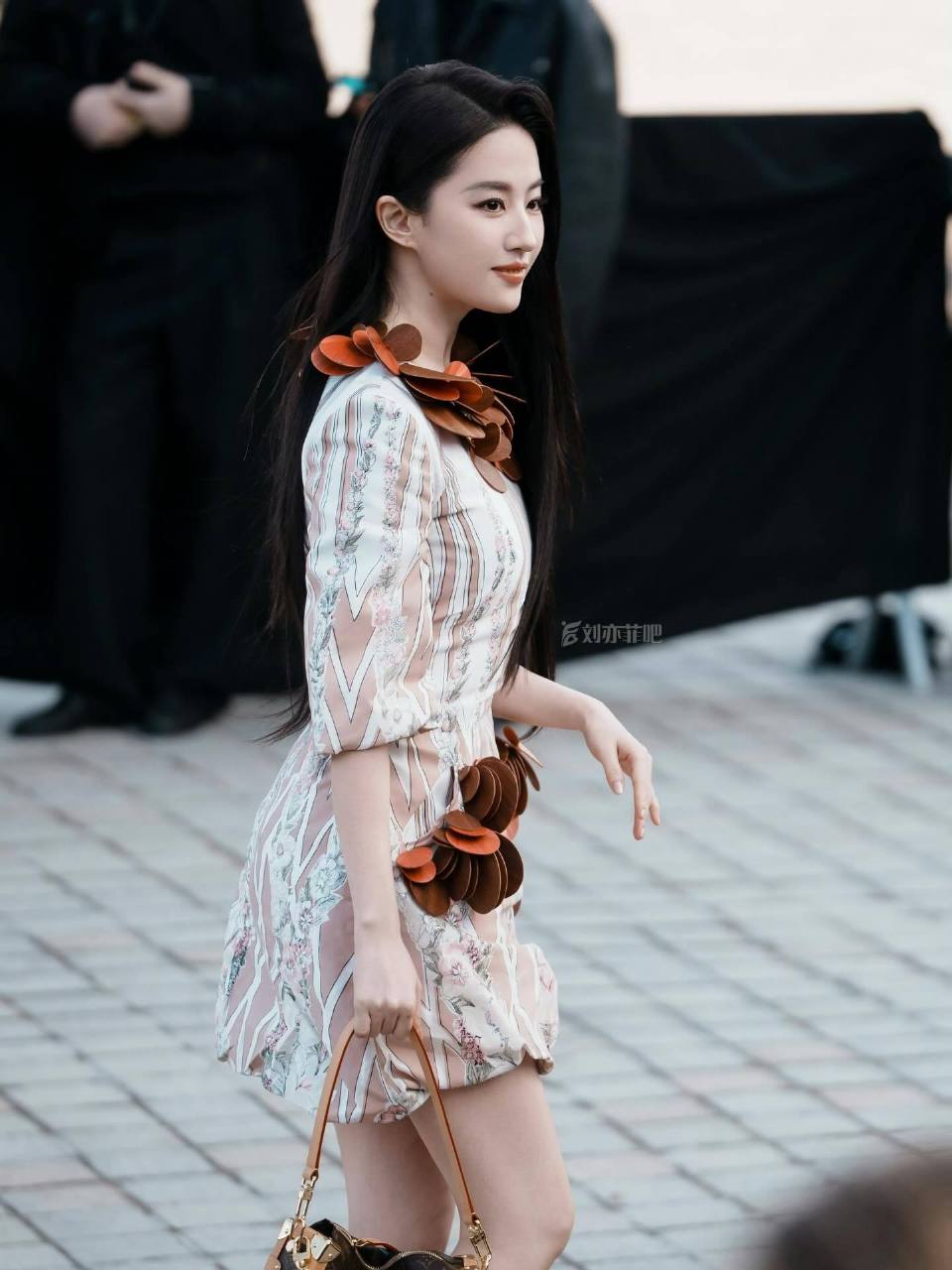 刘亦菲 in Paris