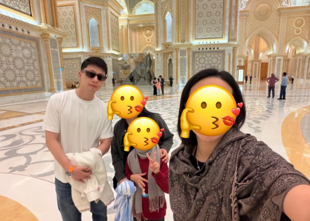 马龙一家总统府游玩被拍！追着老婆喊“露露”，用丝巾当抹胸超美