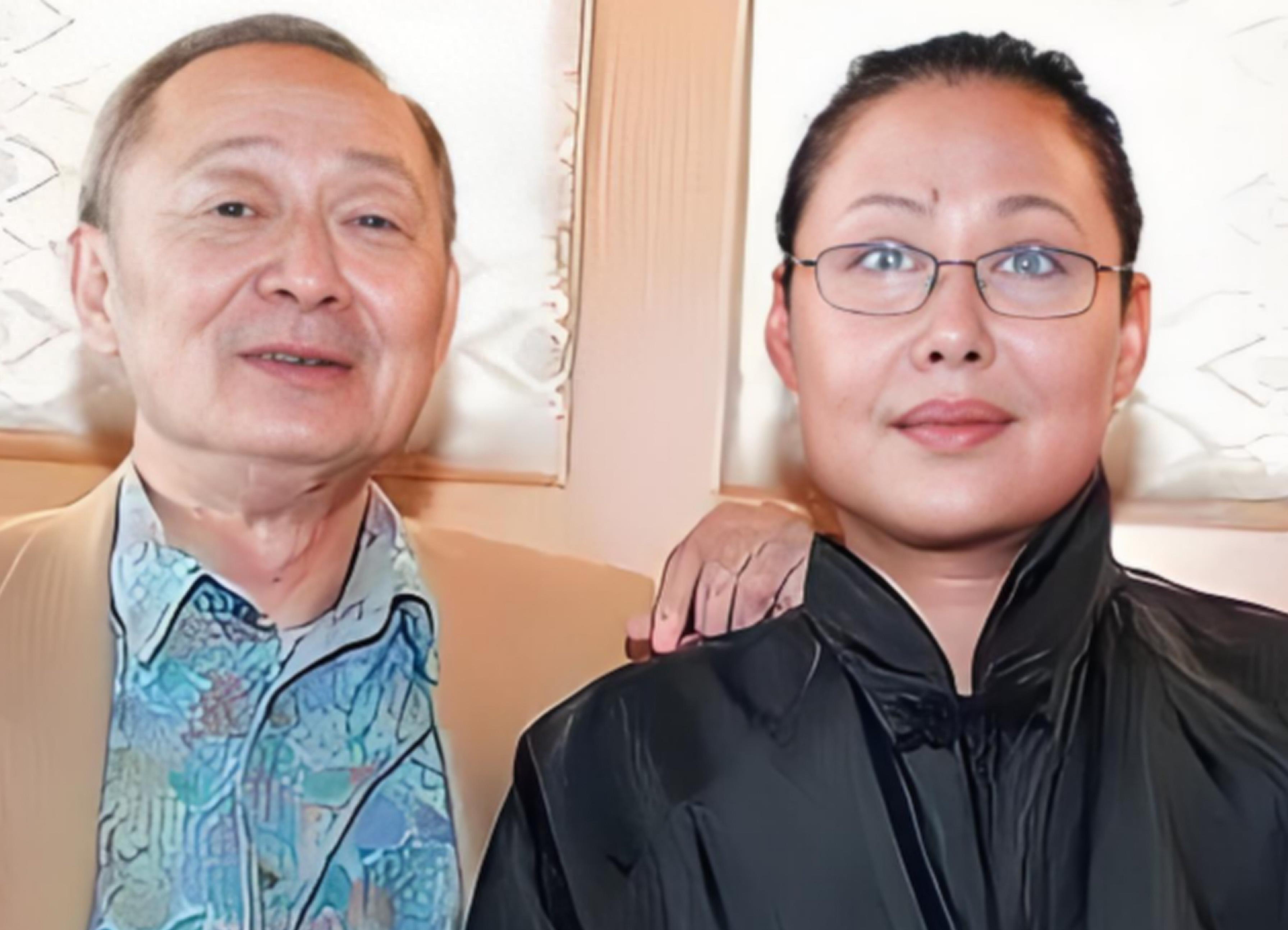 斯琴高娃庆祝76岁大寿!脸色惨白一头大波浪,抹大红唇险些认不出