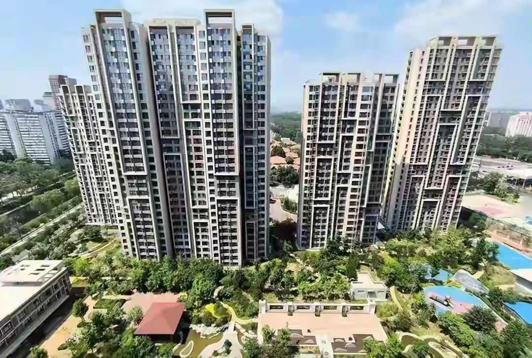 诈骗13.9亿，千万豪车，成堆金条被拍，才知王丽坤夫妇究竟多奢靡