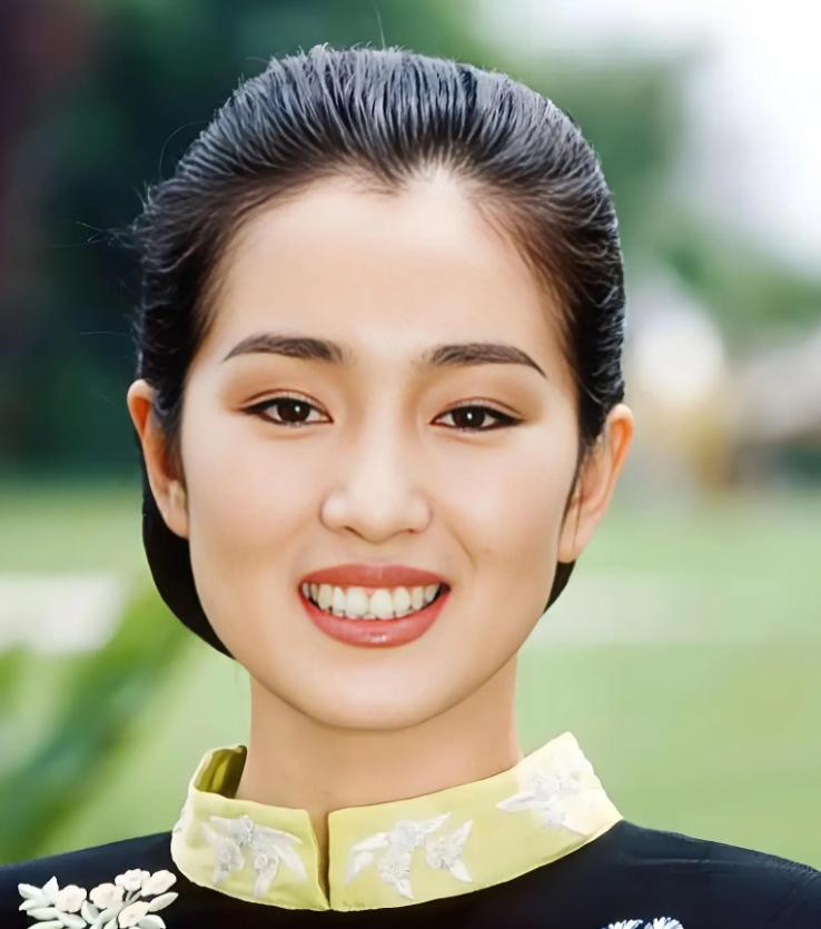 凉了!继瞧不起农民被扒后,闫学晶又被曝身份造假 李雪健不再沉默