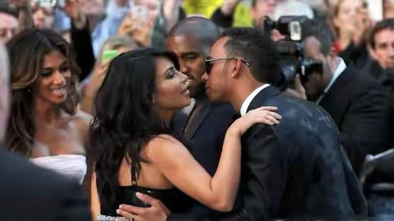 卡戴珊汉密尔顿秘恋一月，十年好友变恋人，汉密尔顿第八冠要凉