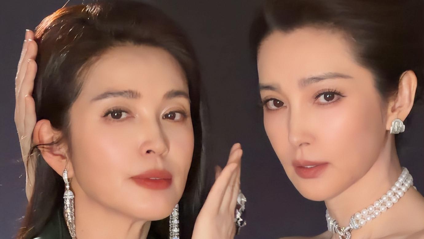 李冰冰晒与妹妹李雪合照，并肩而站长相神似，活成最强“双生花”