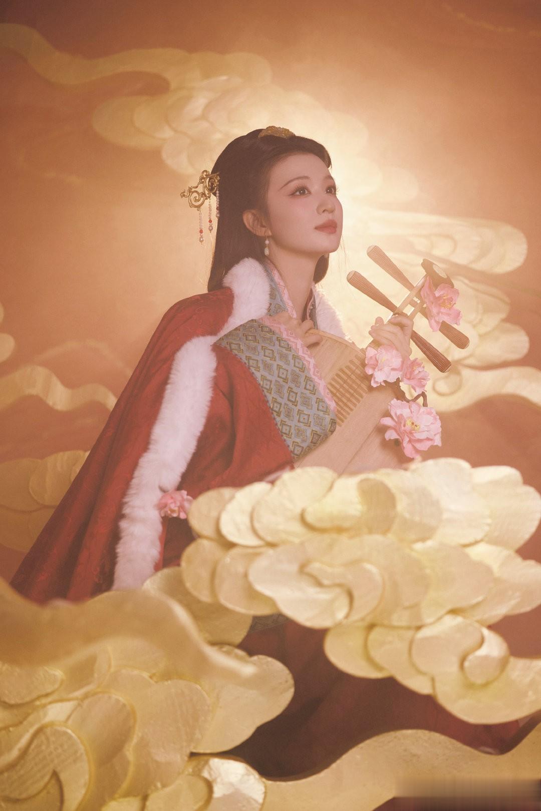 王楚然美得吓我一大跳，无法形容她的美！