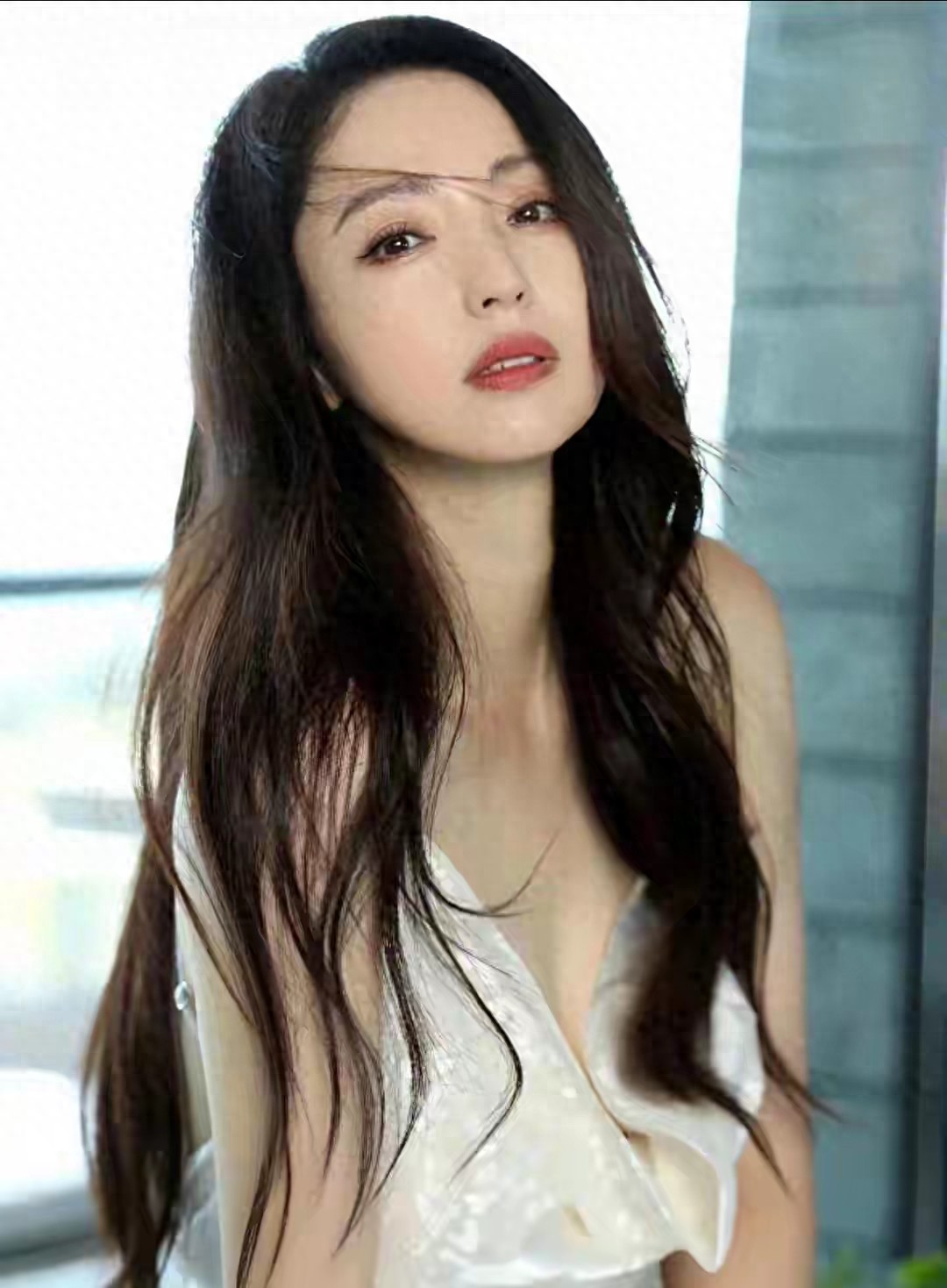 董璇白色睡衣展现完美身材