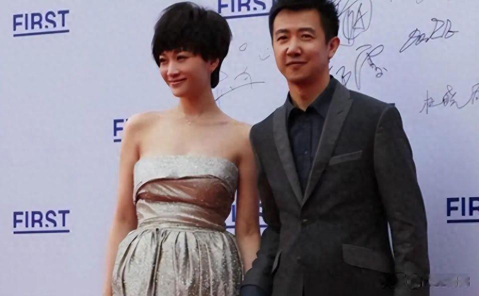 49岁李小冉近况曝光!与鄢颇分手后嫁给男闺蜜,婚姻生活很幸福