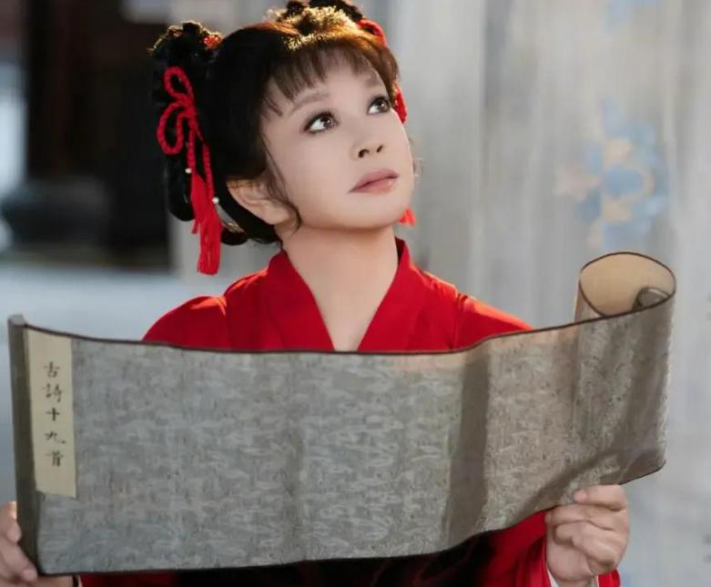 46岁叶璇：曾被称古装美人，如今拍短剧，本人回应引全网夸赞