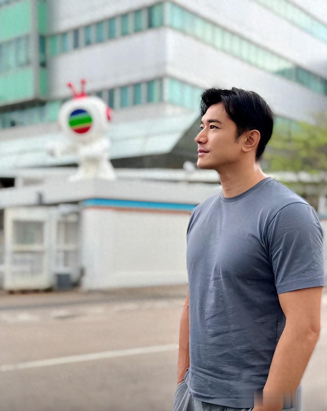 揭残酷真相！TVB香港先生离巢北上直播带货：若销量不佳即被腰斩