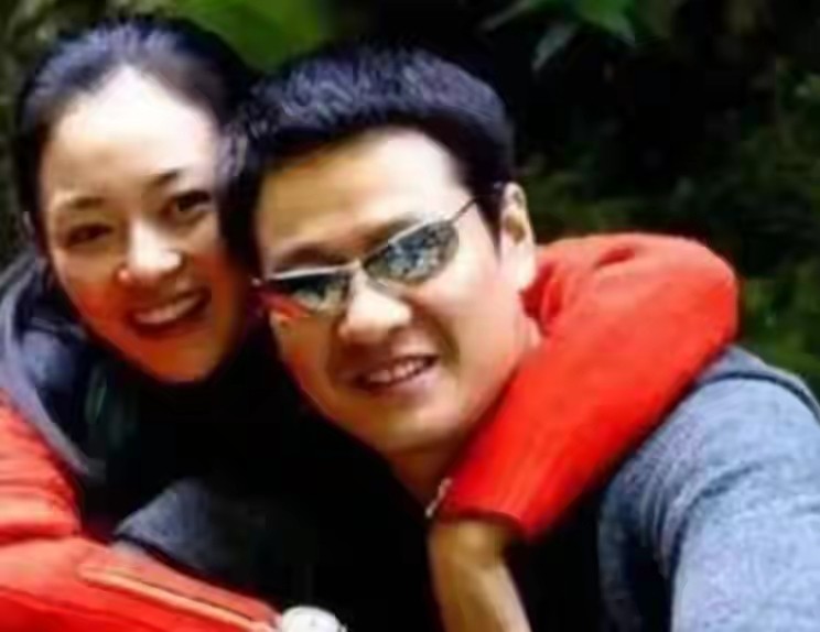 顶级负心汉,成名后与恩人离婚迎娶小三,如今前妻红了他却糊了