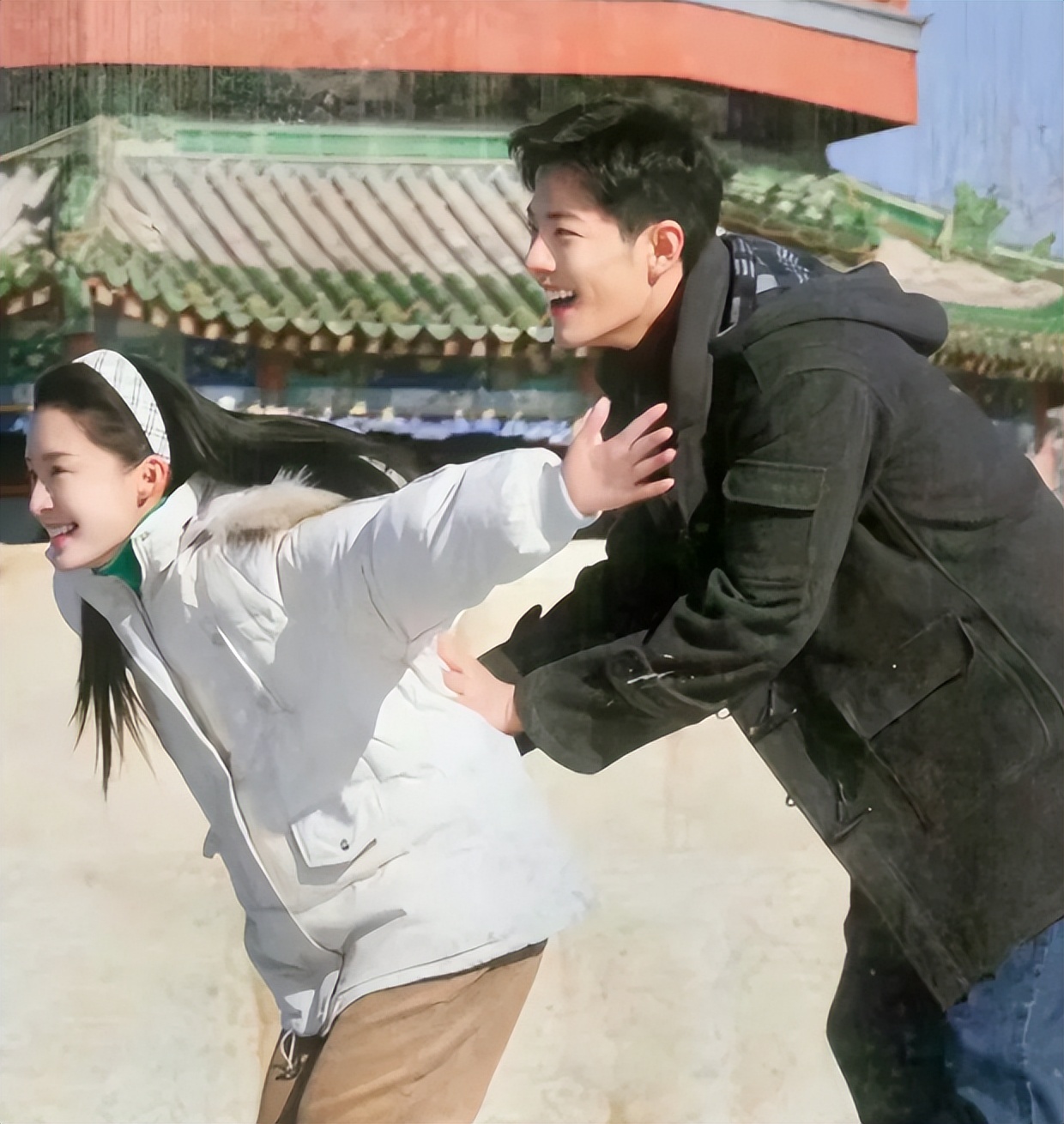 知名大V坦白肖战李沁真实关系，与经纪人相恋传闻，早就真相大白