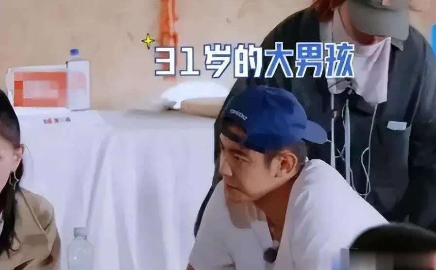 纪凌尘泰国遇韩女友低调恩爱，阚清子却早已被宠成宝