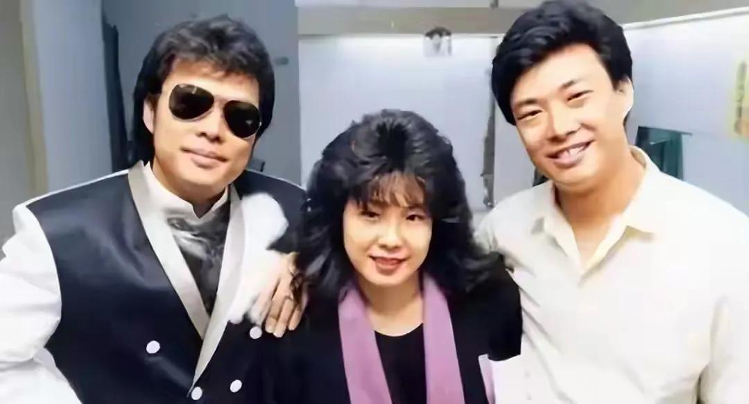 70岁费玉清坐拥20亿却抠到极致！无儿无女，和61岁江蕙约定扎心了