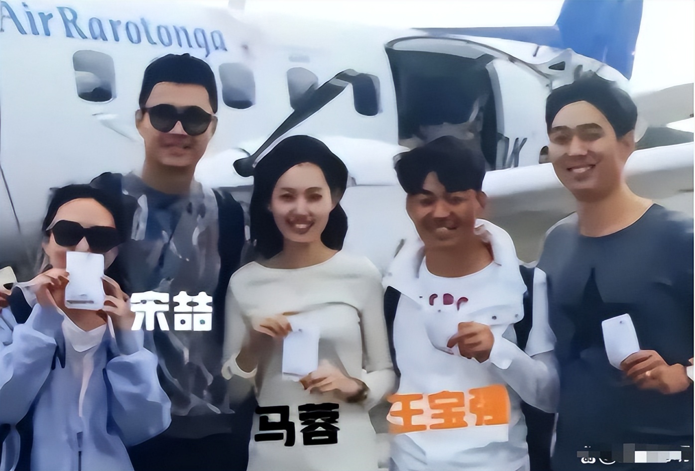 44岁王宝强情路太坎坷，刚迈过前妻这个大坎，新女友冯清又添争议