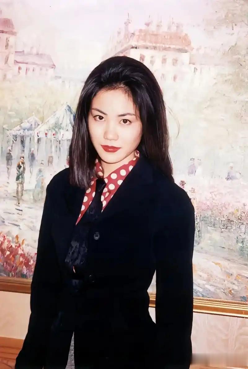 窦靖童：我妈钱多到用不完，但穷苦潦倒的爸爸，成了我如今的心病