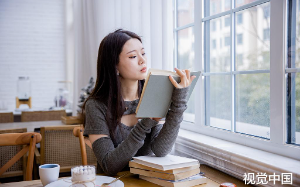 只因我过年买了一箱车厘子回家，妈妈便在年夜饭上逼我卖房给弟弟盘店面：有买车厘子的钱，还不如给你弟创业