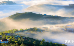 父亲出殡村霸拦路要2万，10年后他爸去世，我冷哼一声，他下跪求饶