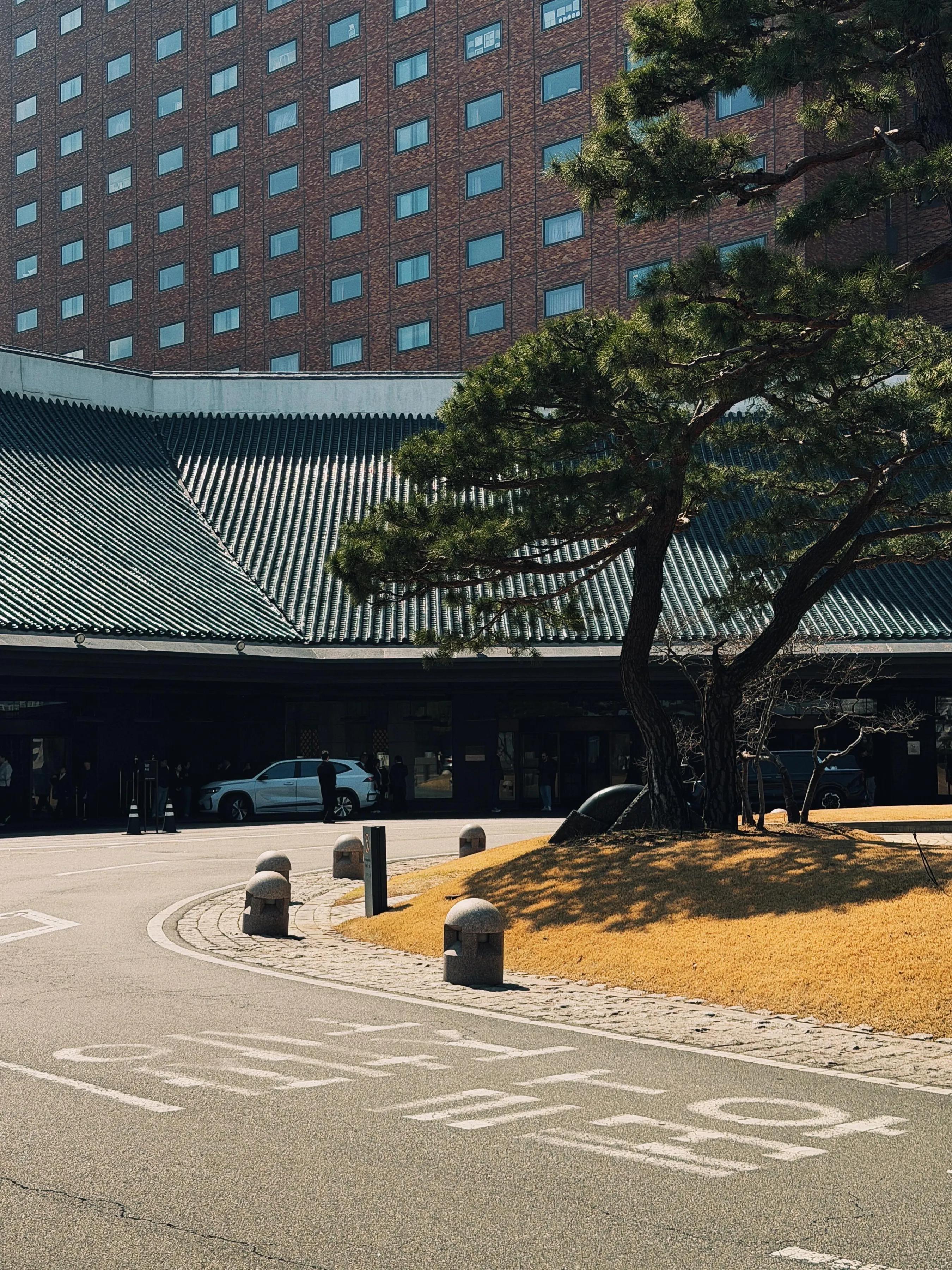 玉泽演婚礼现场图曝光,他看妻子眼神拉丝,宾客不多,只摆了几桌