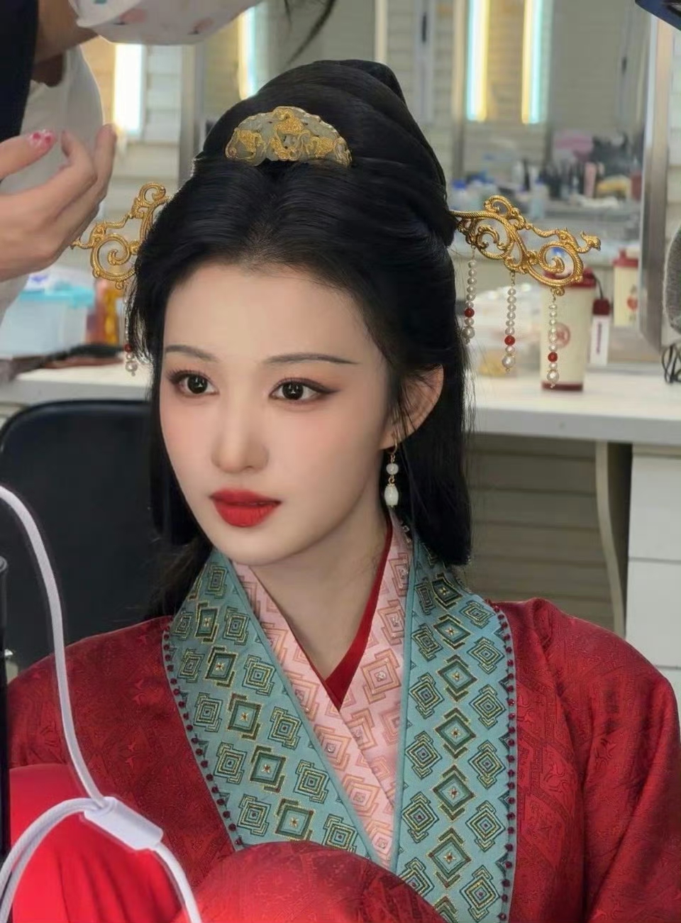 王楚然一脸懵不像演的…第一次发现她这么美 ?
