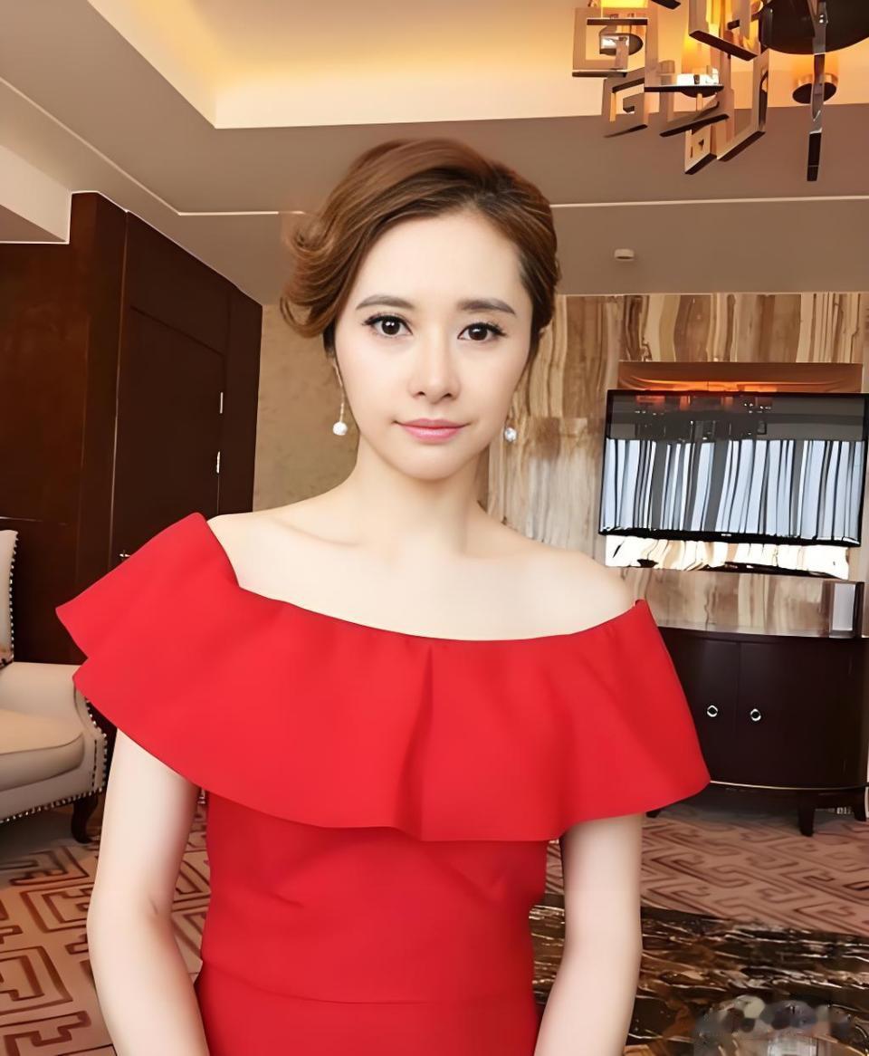 50岁何美钿近况曝光！吴彦祖曾为她痴迷，如今很美却还是单身