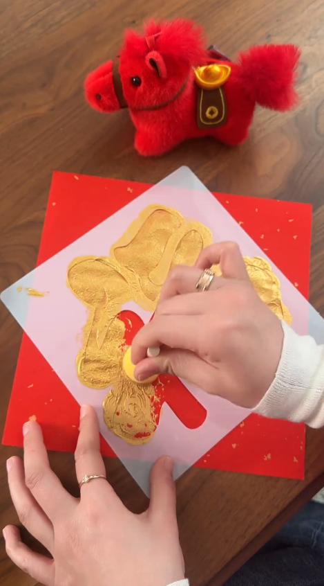 人前光鲜人后心酸!39岁未婚生子的热依扎,从不像表面那样