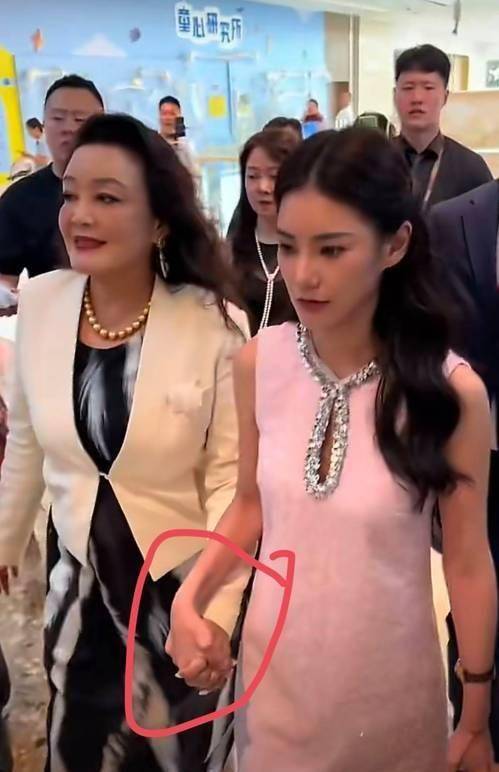 马筱梅带汪宝回京后首次表态！张兰态度变了，出差疑似在“避嫌”