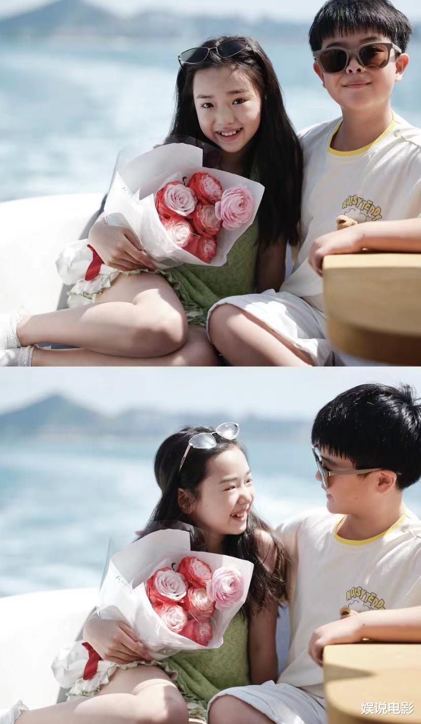 佟丽娅董璇带小酒窝朵朵在三亚过年,孩子两小无猜,玩得不亦乐乎