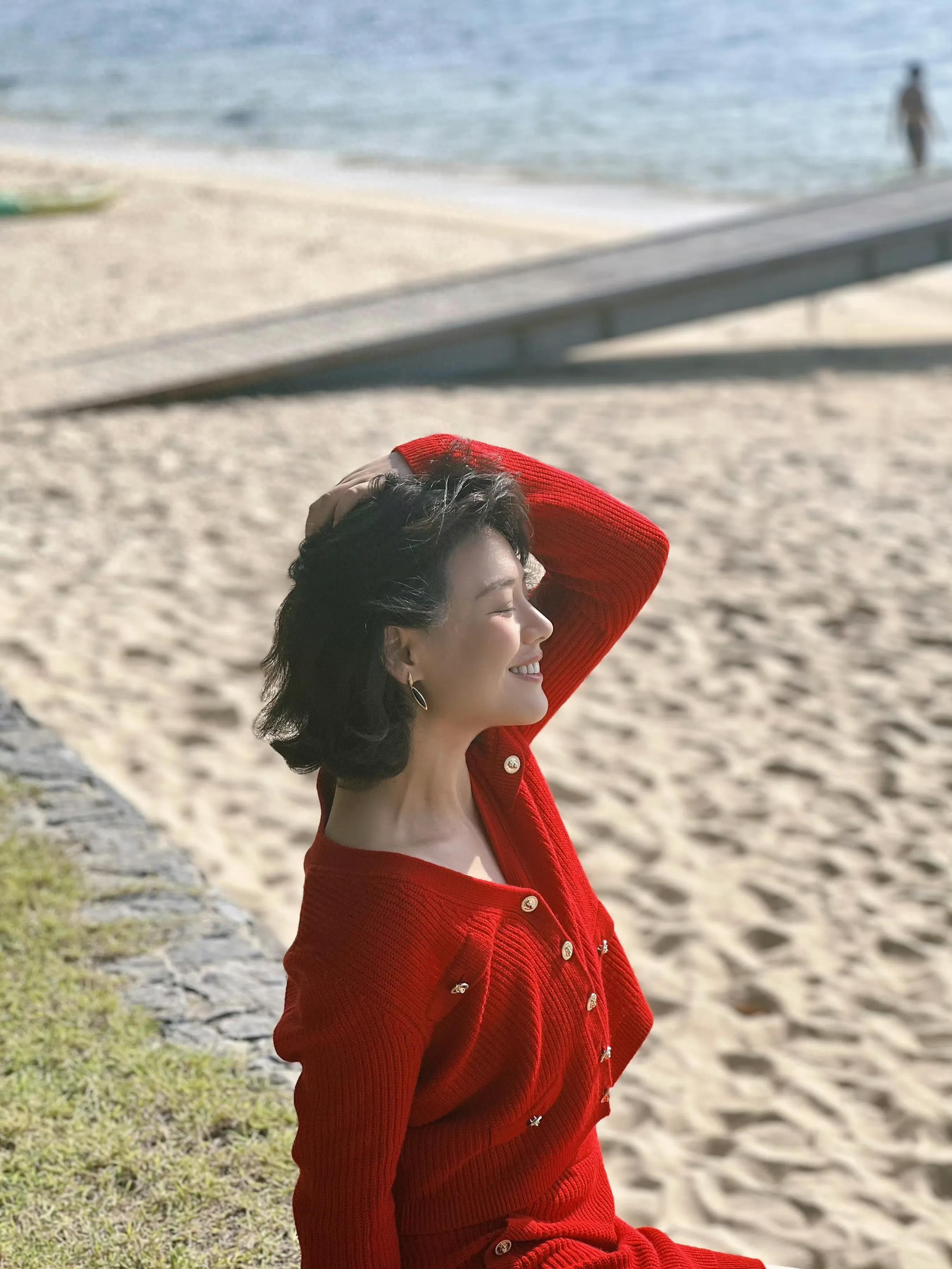 自由热烈的玫瑰红——马思纯