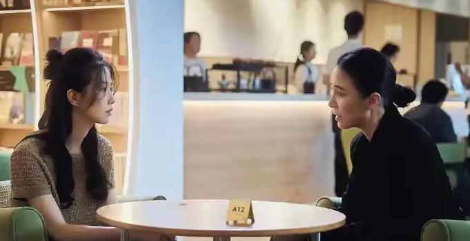 《惊蛰无声》票房破6亿！姚安娜打酱油太拼，发红包送手机求客串