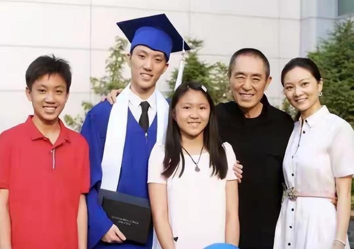 婆婆没了，艺谋老了，孩子成才了，如今44岁的陈婷，终于苦尽甘来