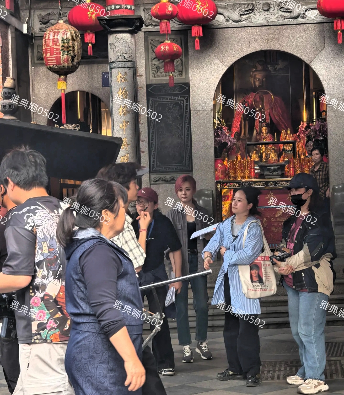 孙俪红发造型跟邓超在胜券在握里的发型神似两人越来越有夫妻相了