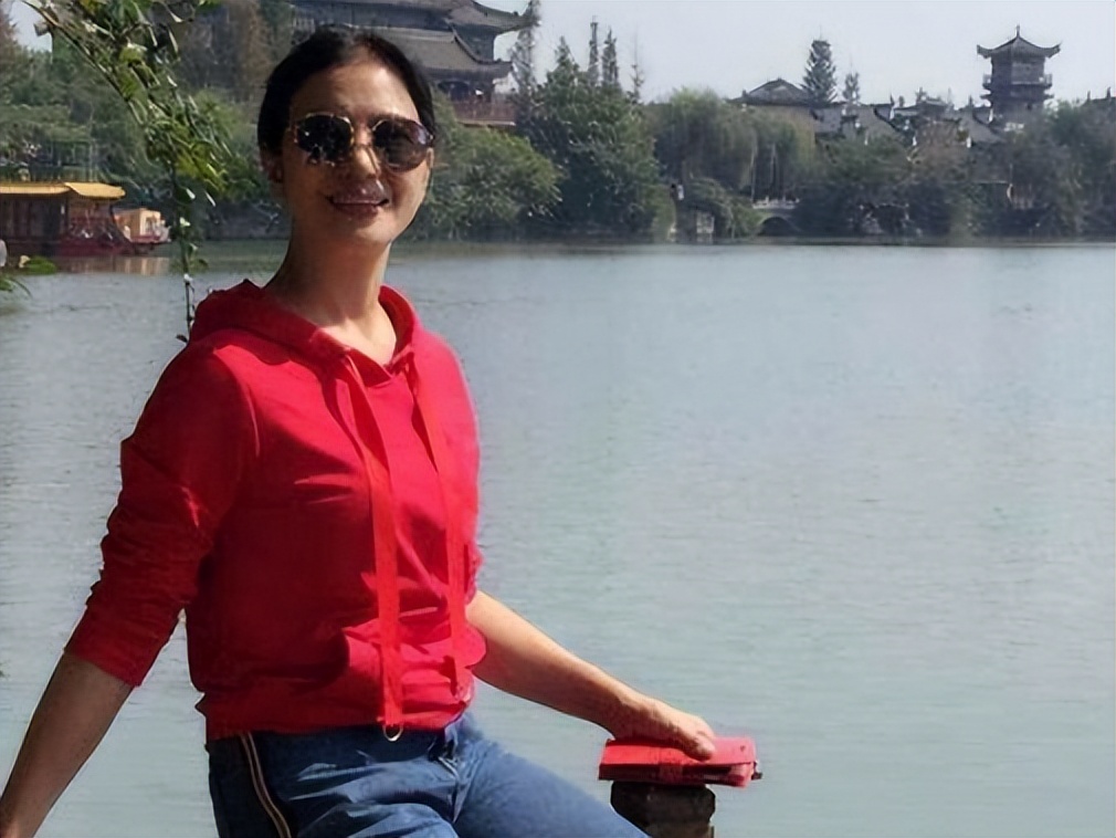 丁克半生顿然醒悟，为了生子毅然离婚，吴玉华如今过的怎么样？