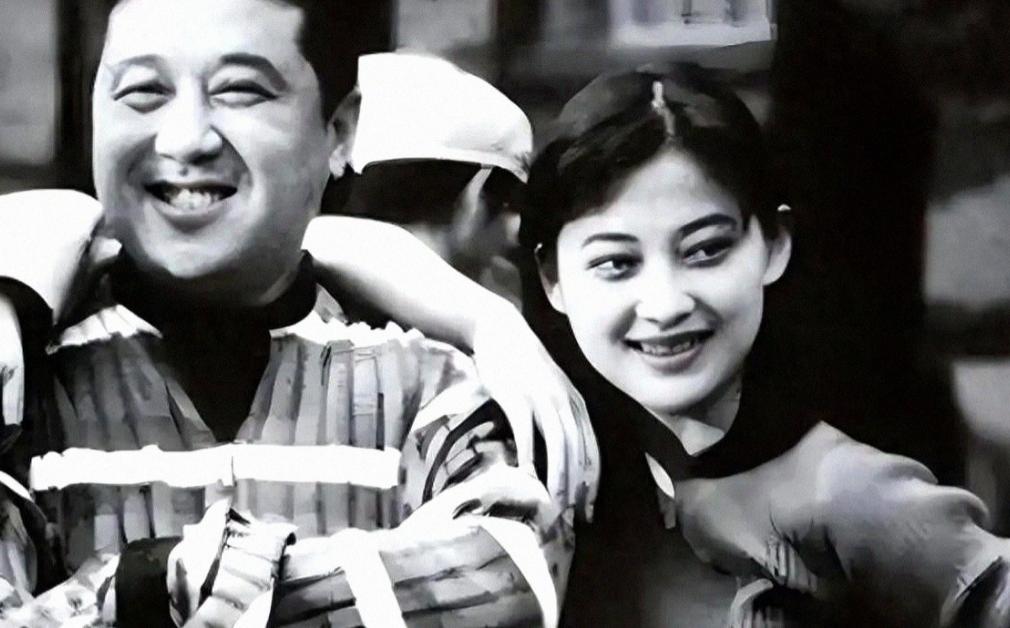 因梅婷选择离婚，68岁孤身一人的叶大鹰，如今过上了另一种生活