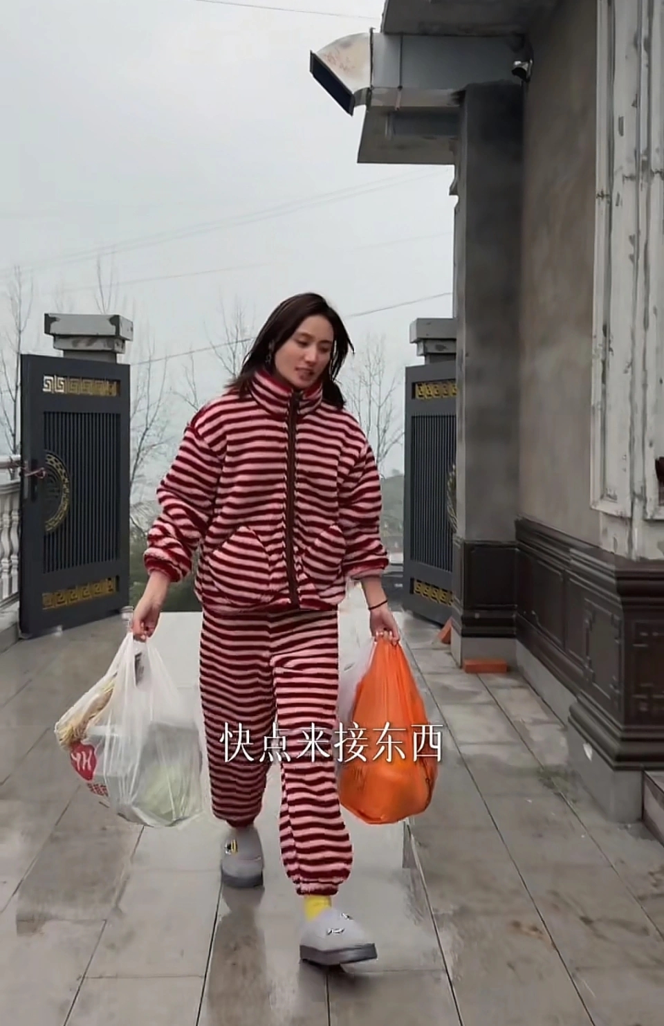 李亚鹏父女云南团聚!海哈金喜母女去他民宿度假,不复婚也很亲!