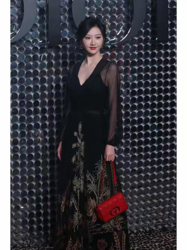 景甜 深V薄纱礼裙，惊艳全场！