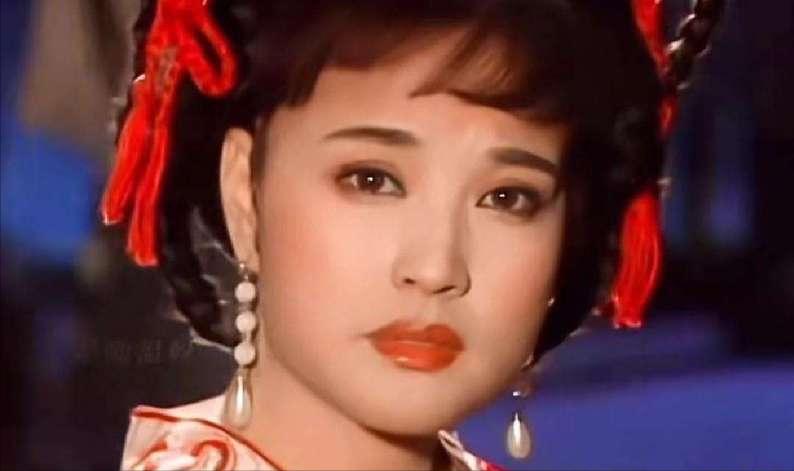 强行扮嫩、凌晨去世、私生活混乱8个男友,刘晓庆身上传闻多离谱