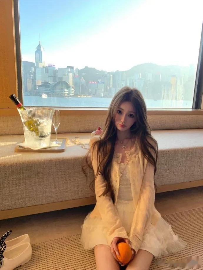 王思聪女友懒懒分享最新穿搭，恋爱3年疑似结婚，和王公子很恩爱