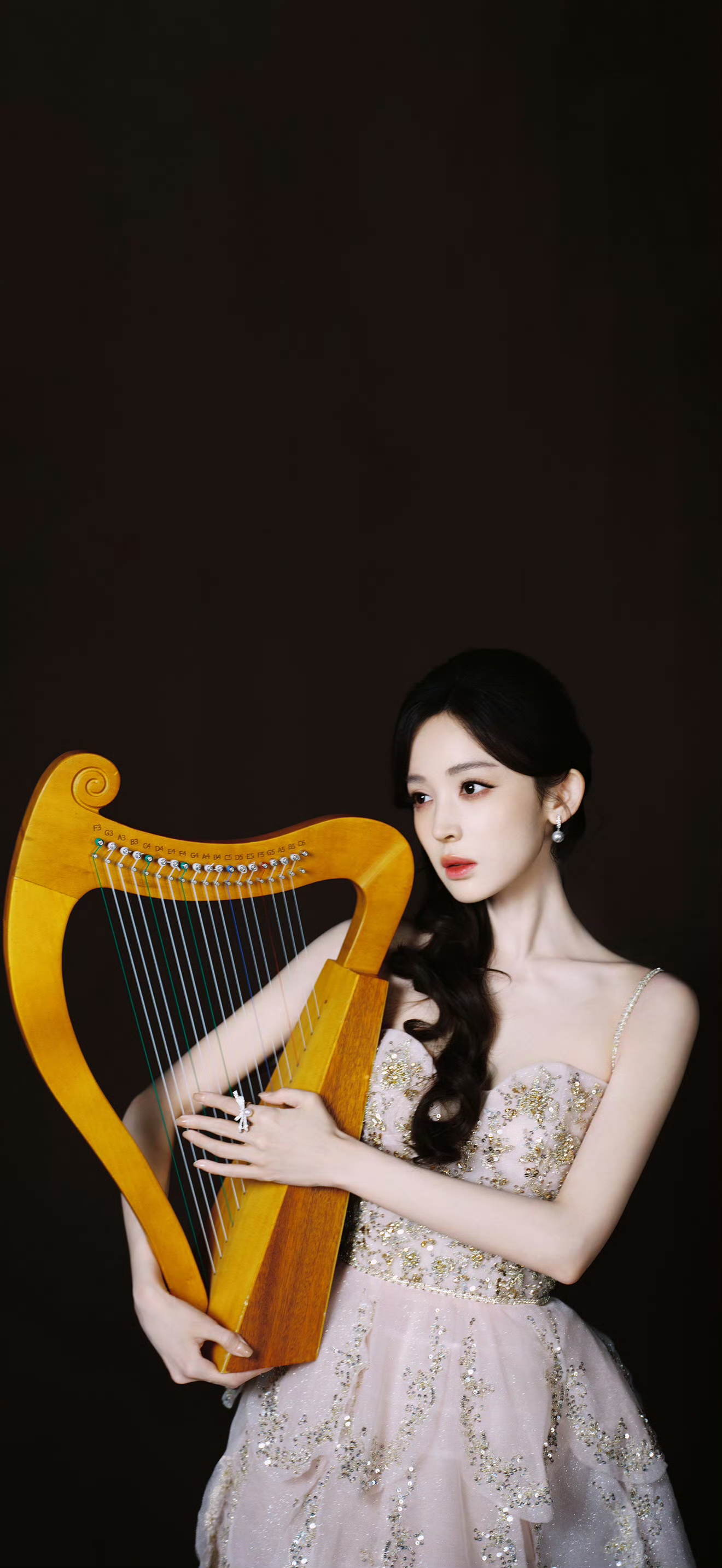 美女壁纸第4696期—古力娜扎