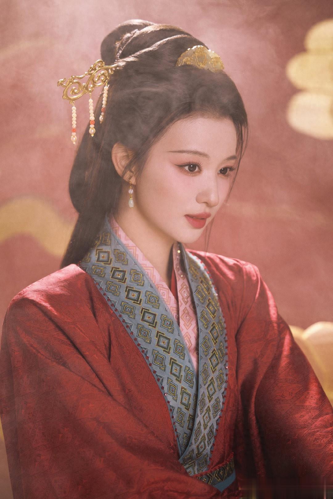 王楚然美得吓我一大跳，无法形容她的美！