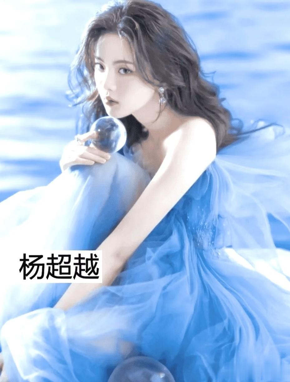 当前娱乐圈最受欢迎的12位女明星，有你喜欢的吗？