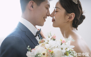 伴郎拿红墨水泼我西装说大喜，我反手甩出账单：高定88万，赔吧