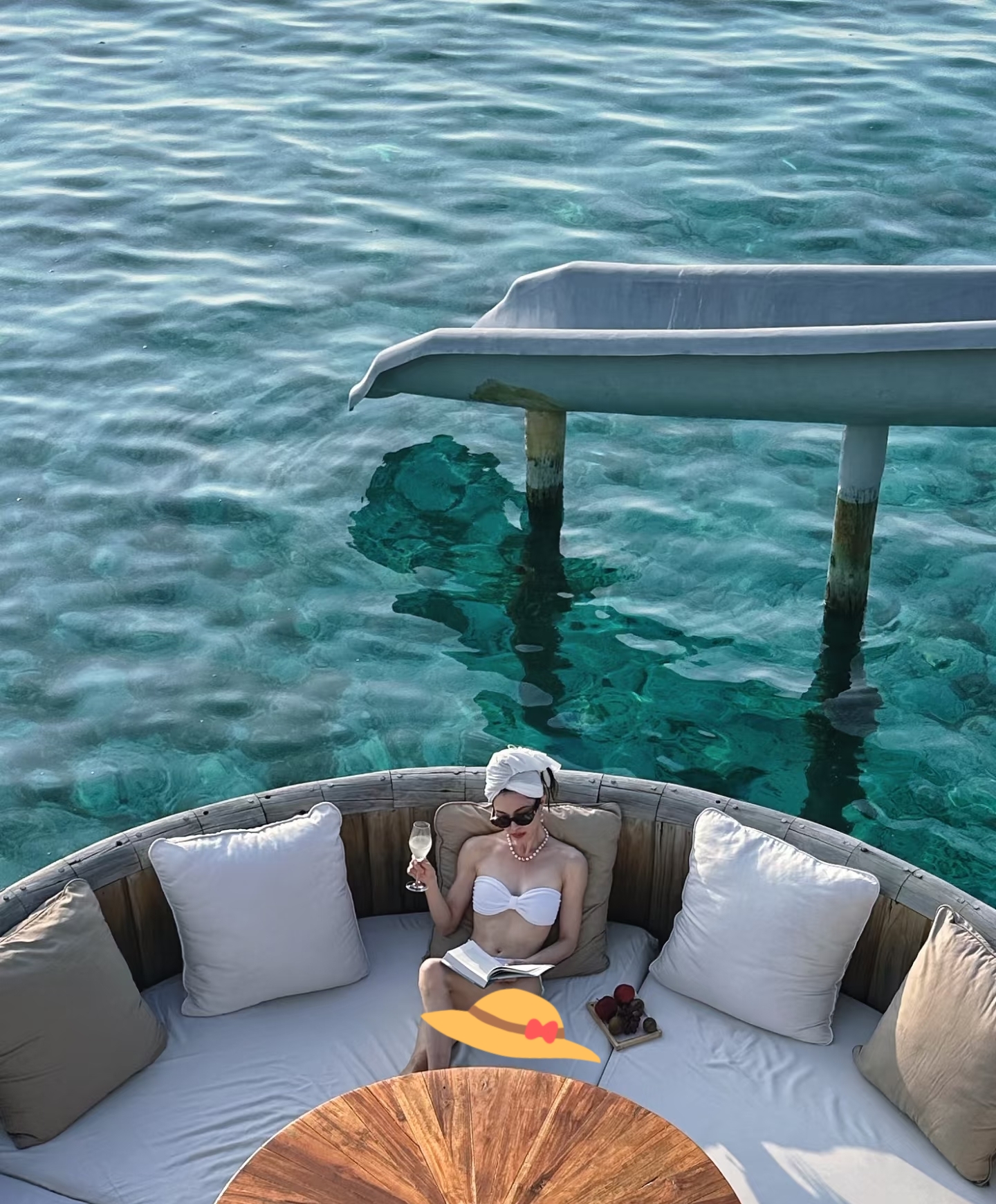 钟楚曦马尔代夫度假,晒海边比基尼大片,马甲线明显身材超级火辣