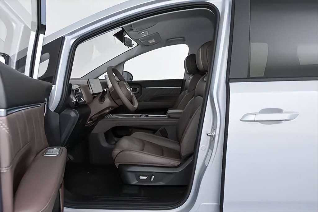 上市12天交付破万，10万级MPV突然爆火，到底戳中了谁？