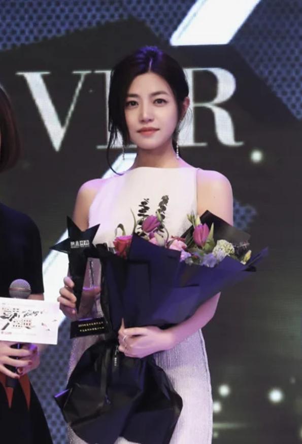 内娱猪系美人盘点：这3位女星都长着福气圆脸 观众缘爆棚！