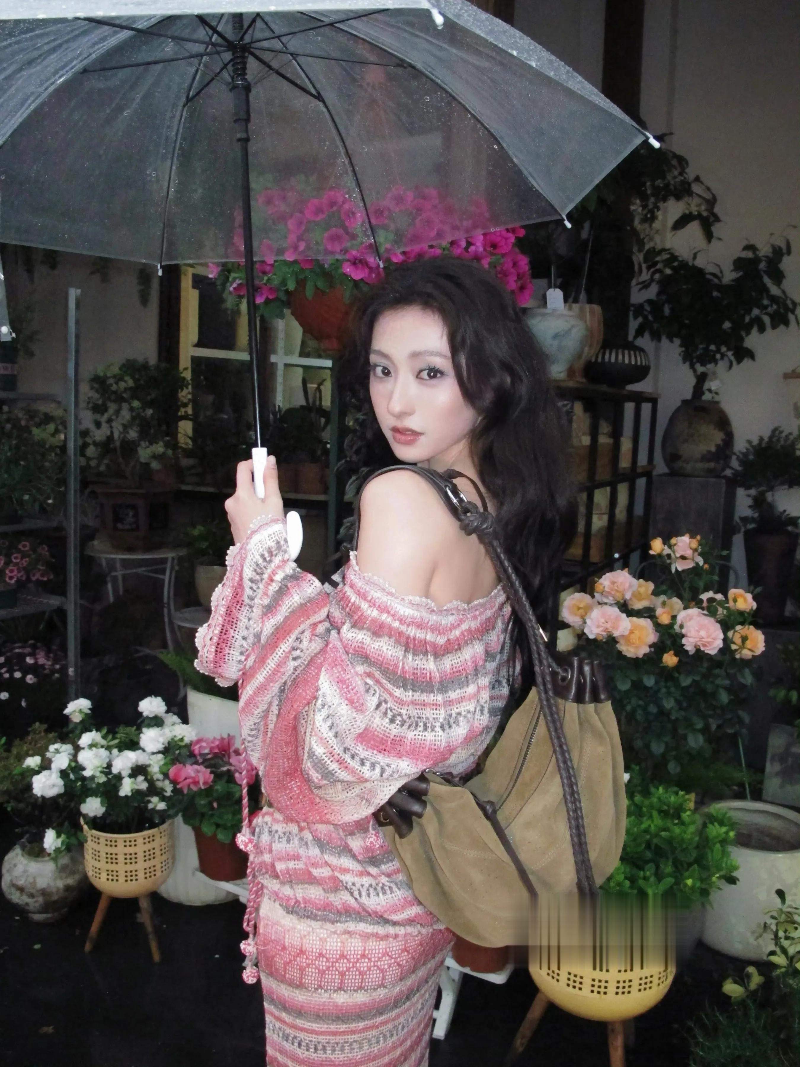 胡连馨，糟糕，被美迷晕惹。