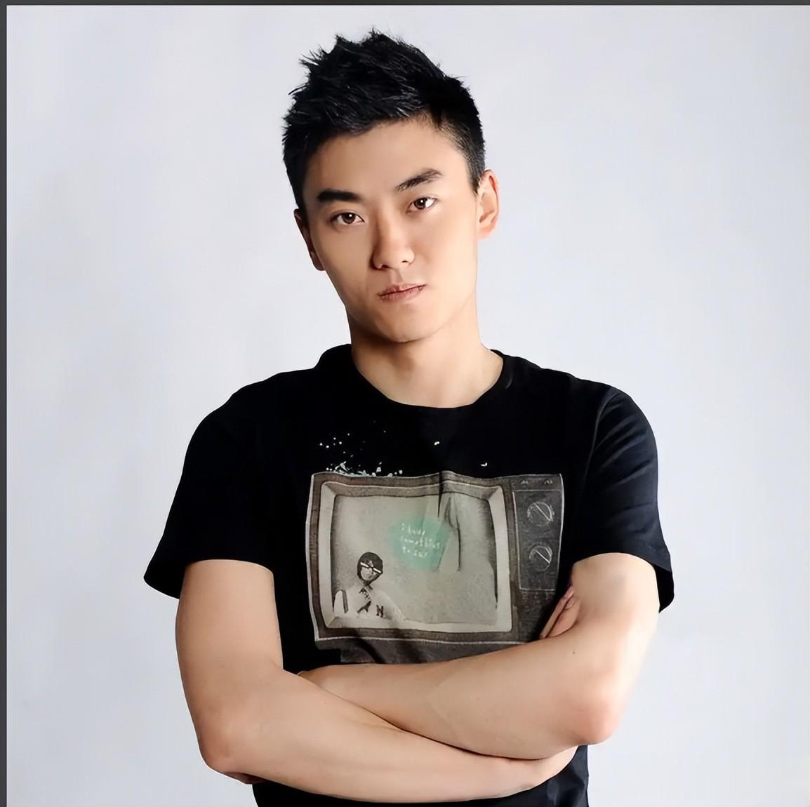 陈宝国：老得像80岁老爷爷，大龄儿子是他的骄傲，也是他的烦恼