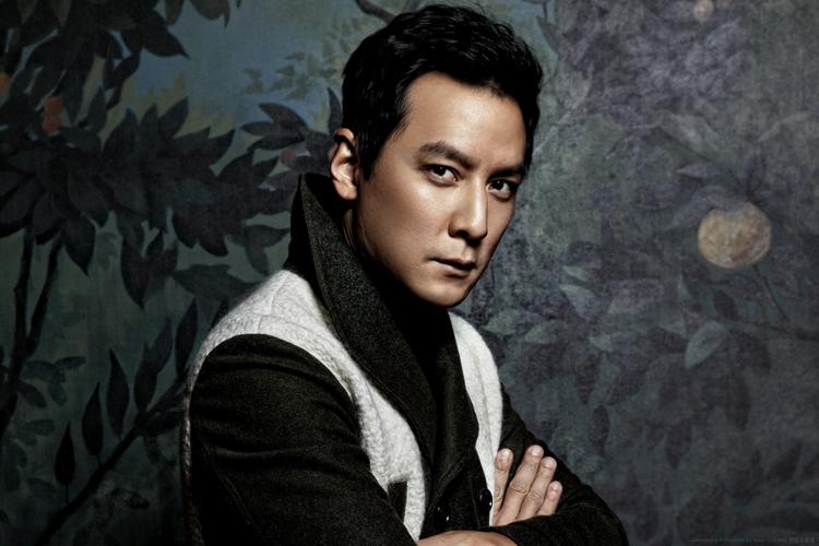 吴彦祖录综艺送外卖，误入婚礼趴地找鞋，圈粉无数