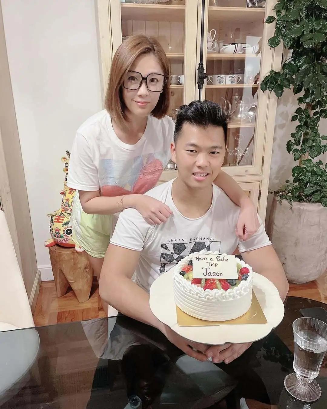 前港姐冠军与老公杜拜旅行晒靓相，25岁大仔国际比赛夺冠再创高峰