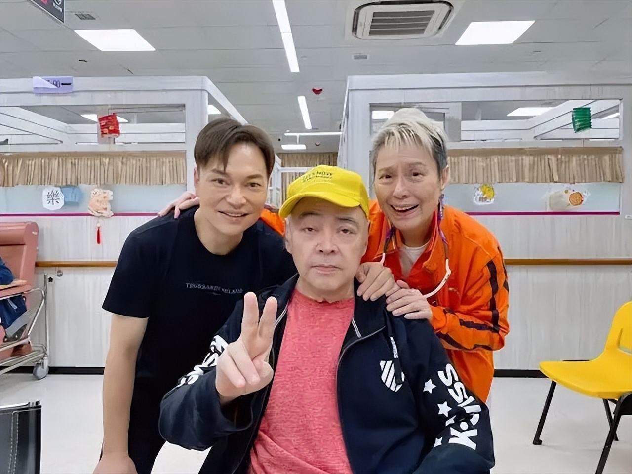 73岁“靓声王”张伟文再传死讯!监护人回应透露近况,反击骗钱传闻